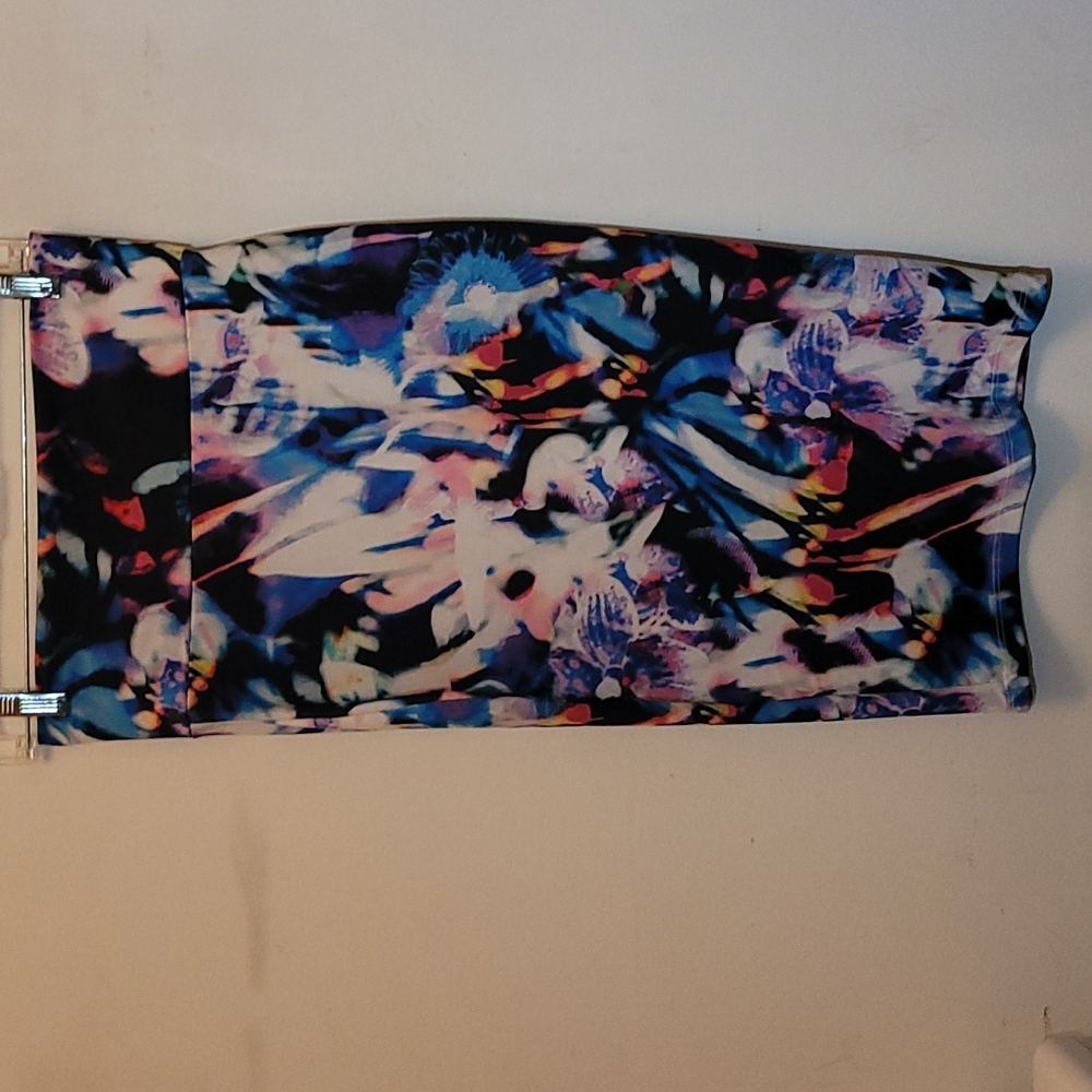 Bebe printed midi pencil skirt